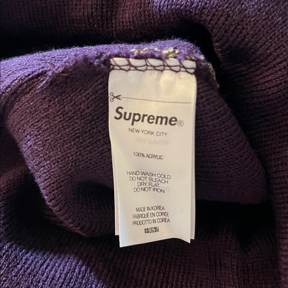 Supreme Knowledge Reigns Beanie - Picture 4 of 4